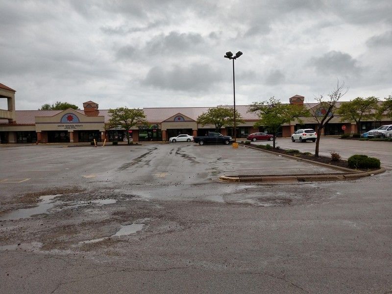 STERLING BAZAAR: 3311 N Sterling Ave, Peoria, IL 61604